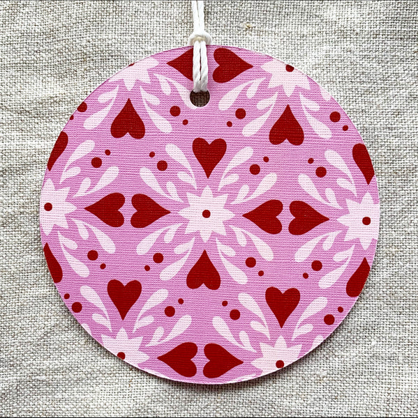 Round Christmas Love Gift Tag